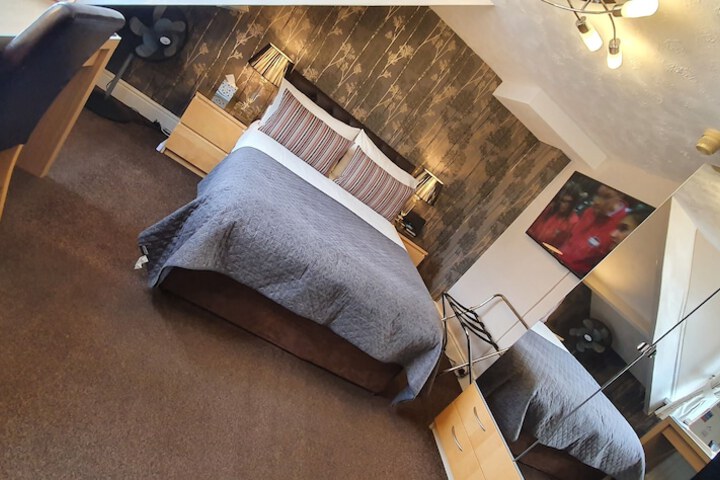 Room 5 of 22