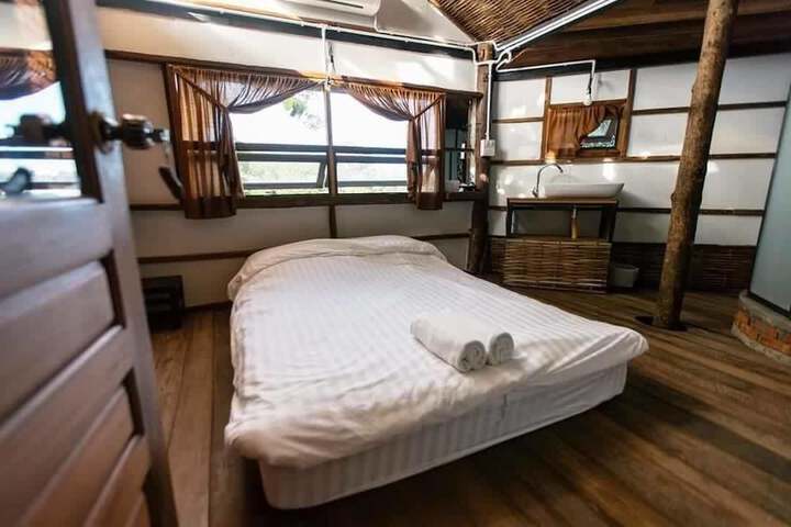 Room 3 of 6