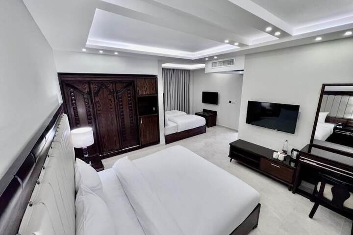 Room 2 of 8