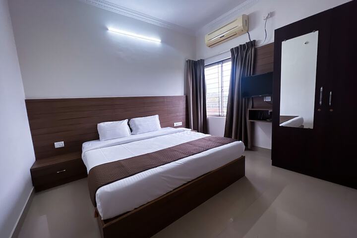 Room 13 of 76