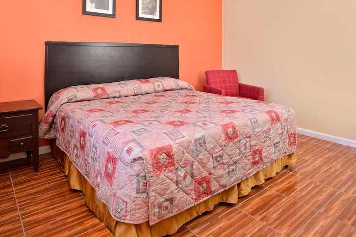 Room 6 of 26