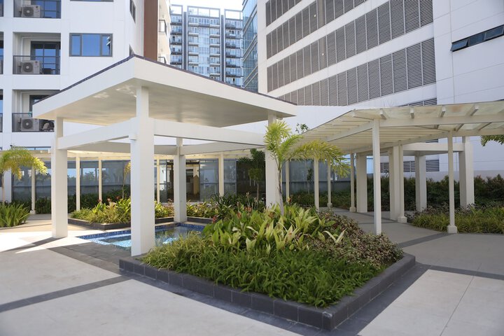 Hotel Exterior 37 of 39