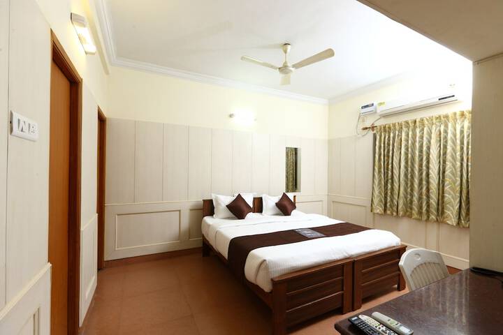 Room 8 of 19