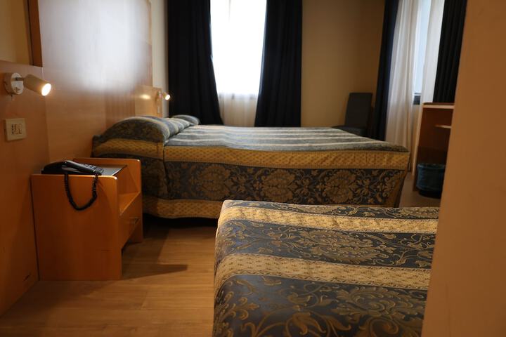 Room 14 of 45