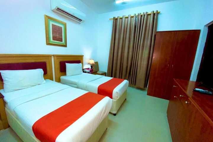 Room 10 of 30