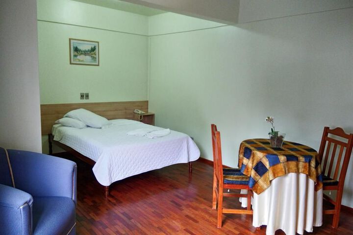 Room 8 of 27