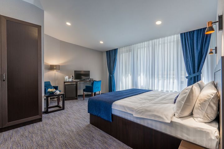 Room 14 of 71