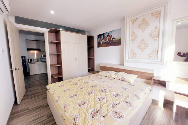 Room 10 of 27