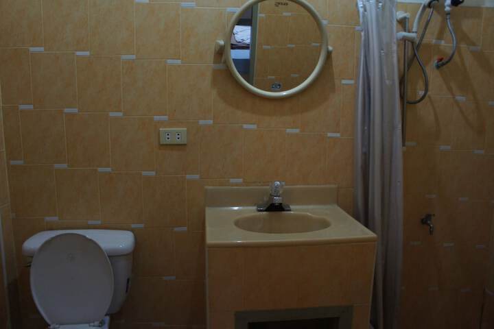 Room 27 of 32