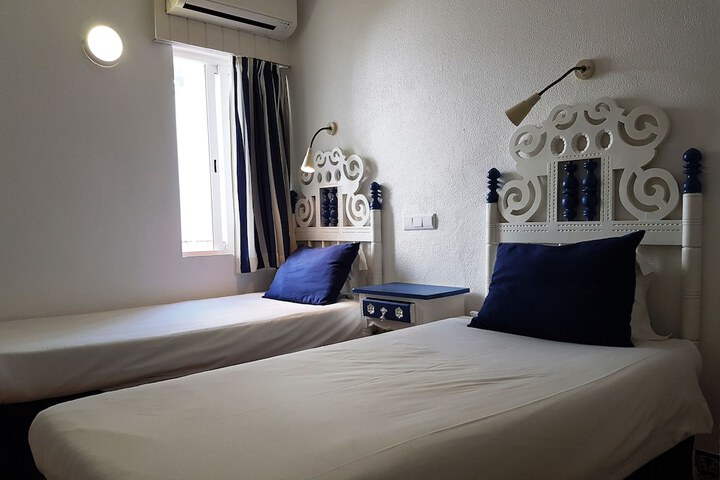 Room 9 of 72