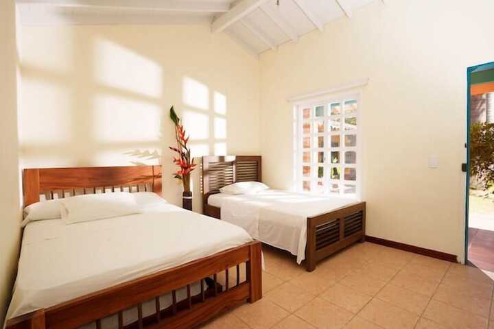 Room 6 of 33