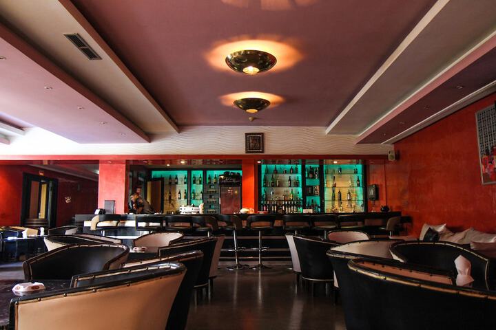 Lounge 50 of 61