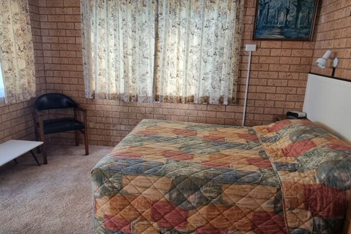 Room 8 of 35