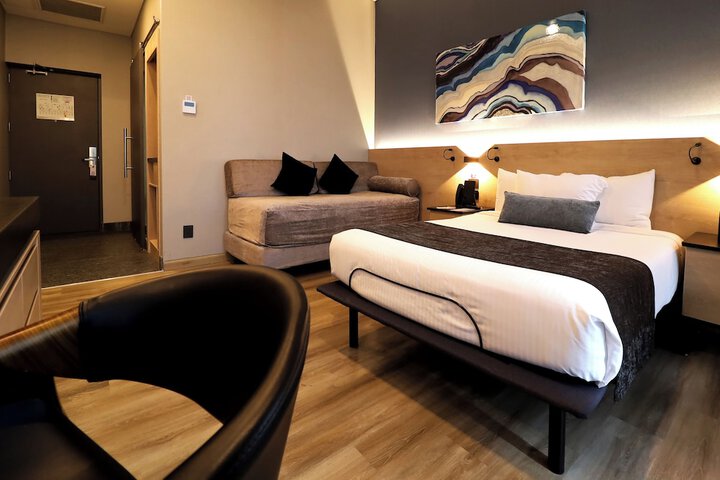 Room 25 of 118