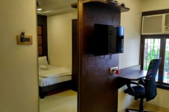 Omega Rooms