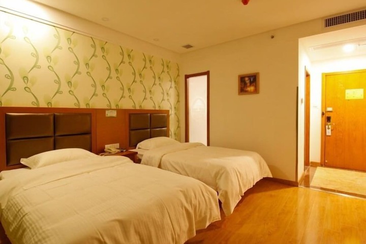 Room 18 of 60