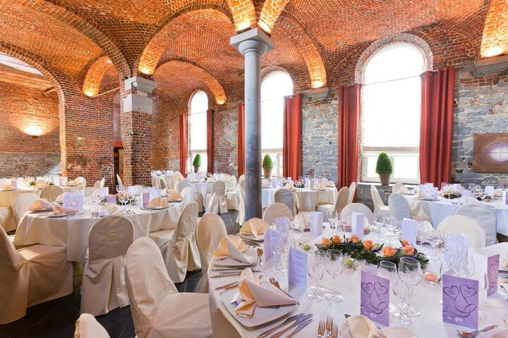 Ballroom/Hall 26 of 40