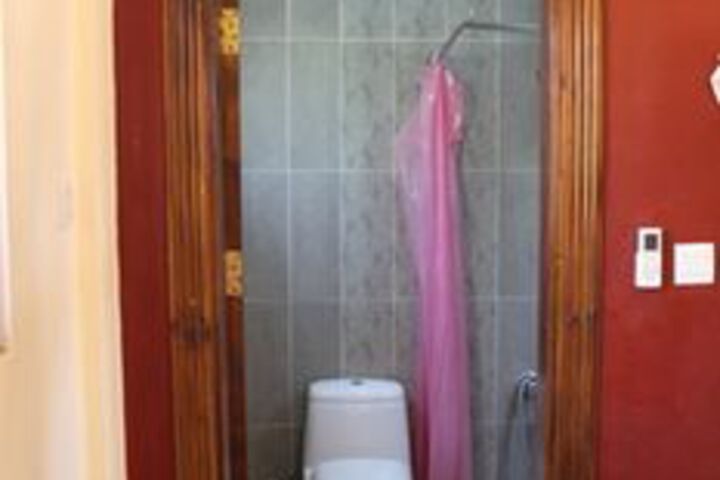 Room 4 of 48