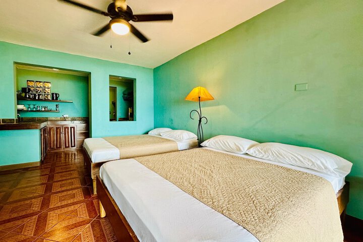 Room 15 of 172