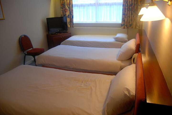 Room 11 of 33