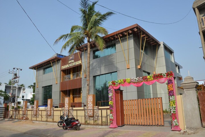 Hotel 43 of 44