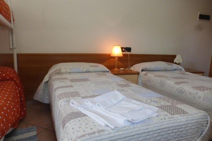 Room 10 of 52