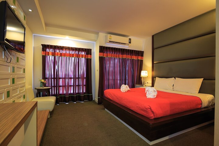Room 6 of 35
