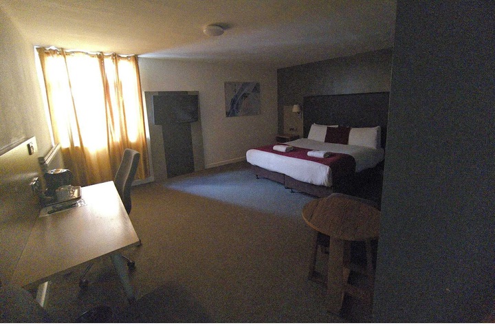 Room 9 of 15