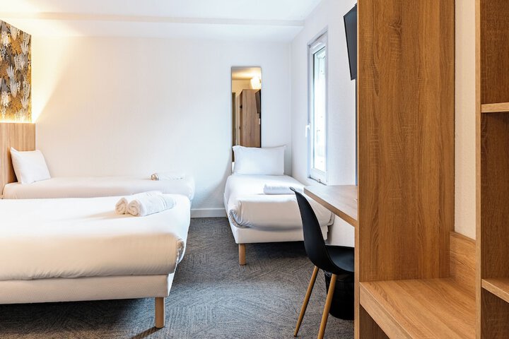 Room 10 of 21