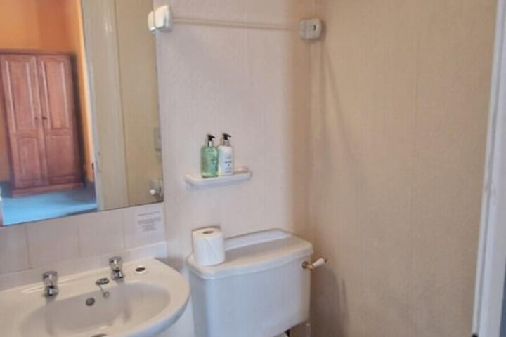 Room 9 of 20