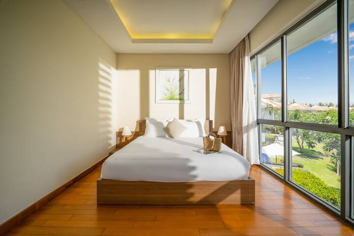 Room 28 of 183