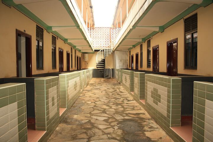 Hotel 7 of 52
