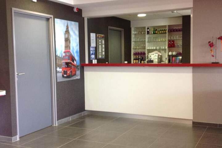 Entrance & Lobby