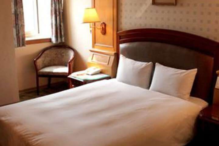 Room 8 of 26