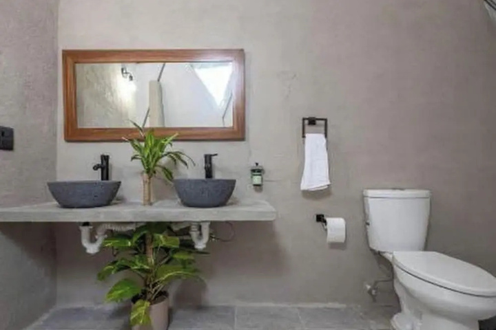 Room 10 of 11