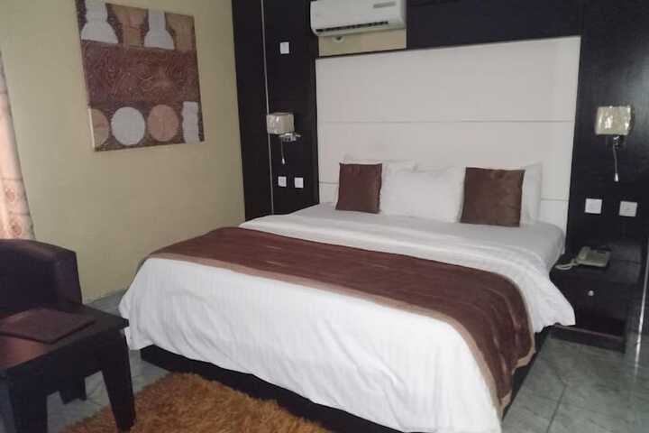 Room 11 of 50