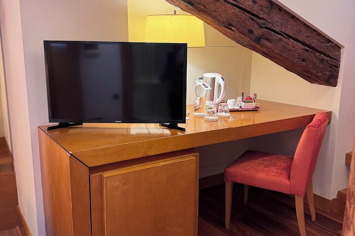 Room 162 of 290