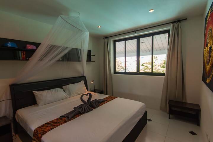 Room 5 of 272