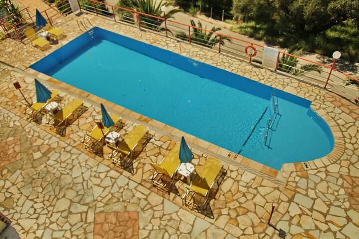 Pool 32 of 50