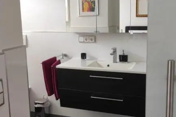 Room 5 of 15