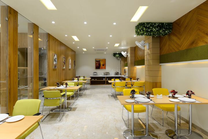 Business Center 77 of 85