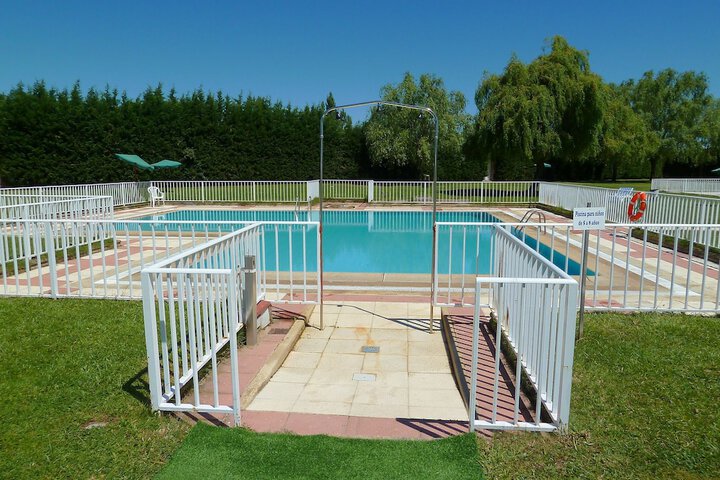 Pool 39 of 75