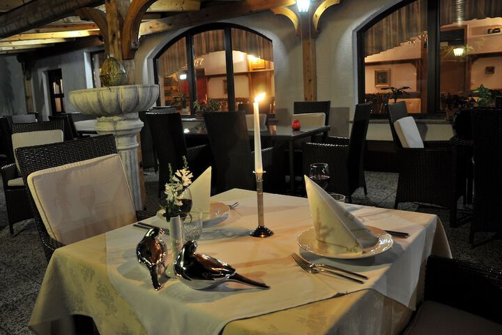 Dining 69 of 80