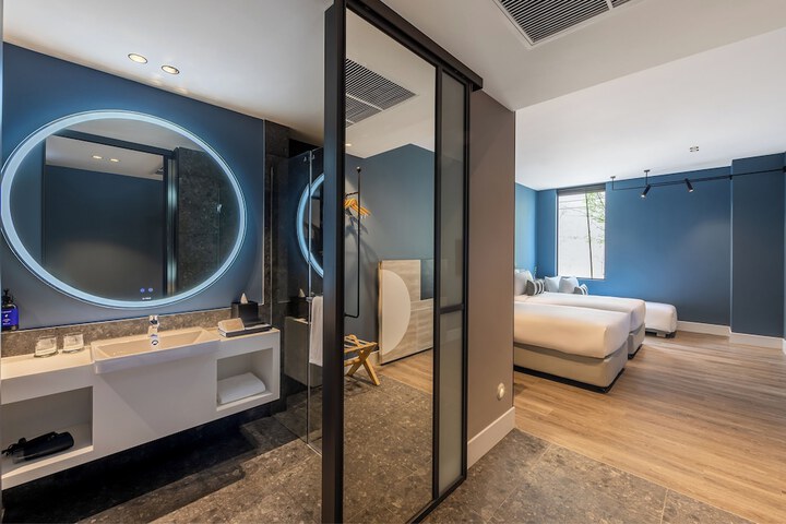 Room 60 of 72
