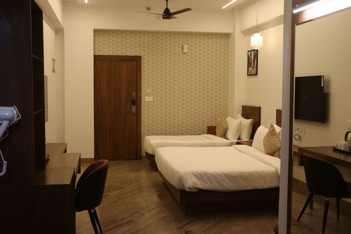 Room 16 of 30