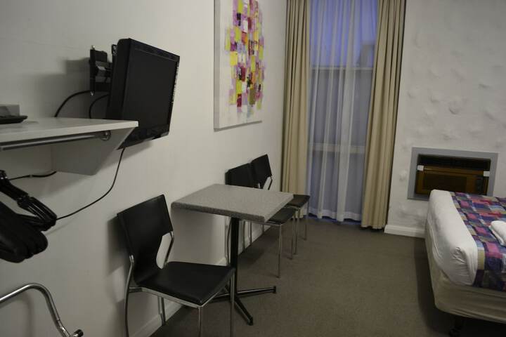 Room 25 of 44