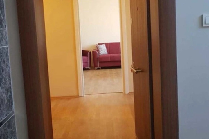 Room 10 of 13