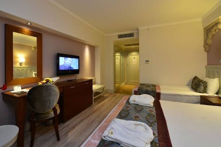 Room 5 of 73