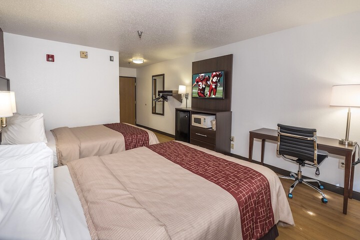 Deluxe 2 Queen Beds (5 of 5)