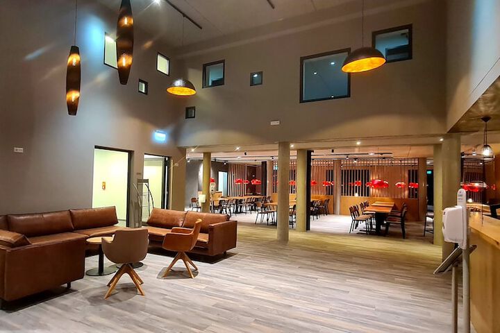 Hotel Interior 4 of 32